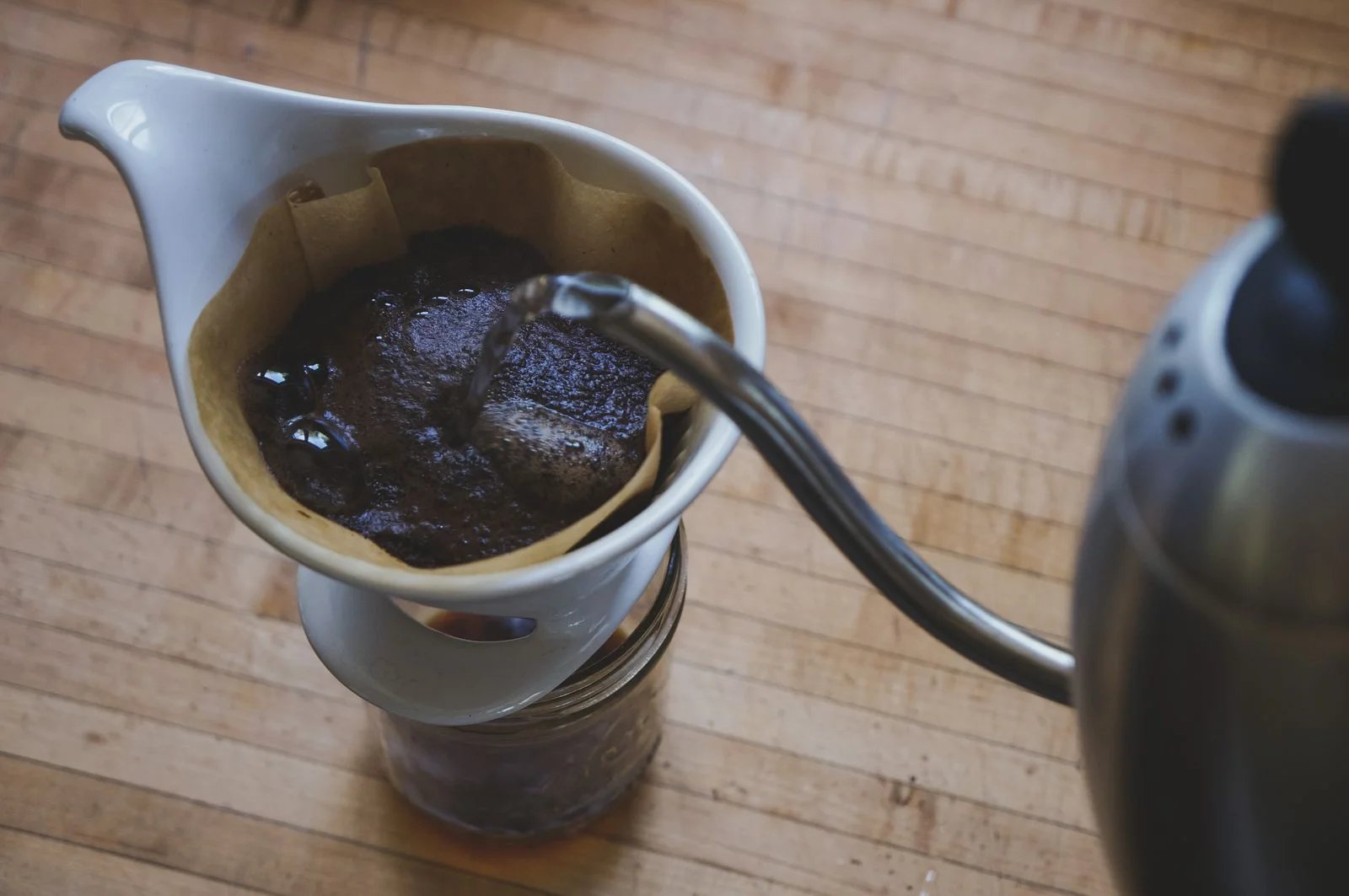 Cara Menyeduh Biji Kopi di Rumah: V60, French Press, dan Tubruk